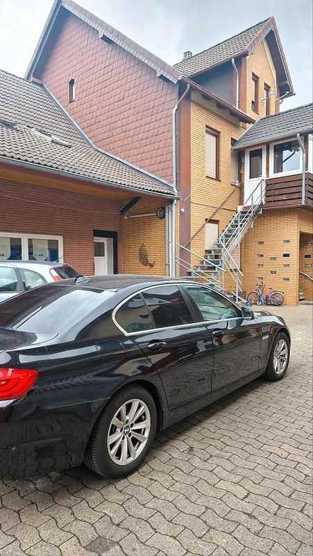Używany BMW 520 184 KM (135 kW) 2011 Czarny Sedan/Limuzyna
