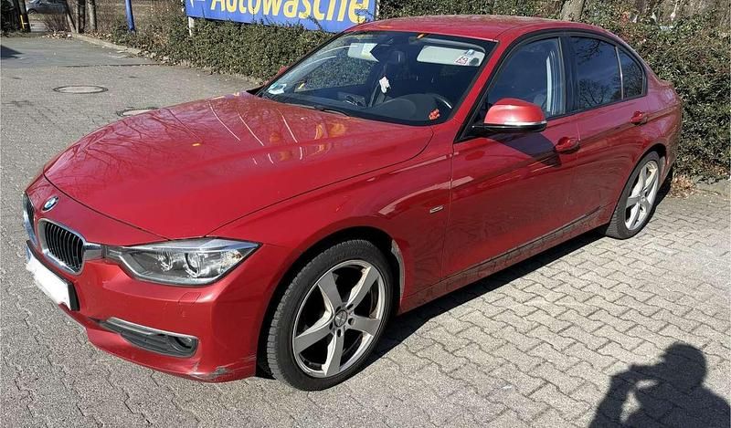Gebraucht BMW 320 Luxury Line 184 PS (135 kW) 2012 Limousine