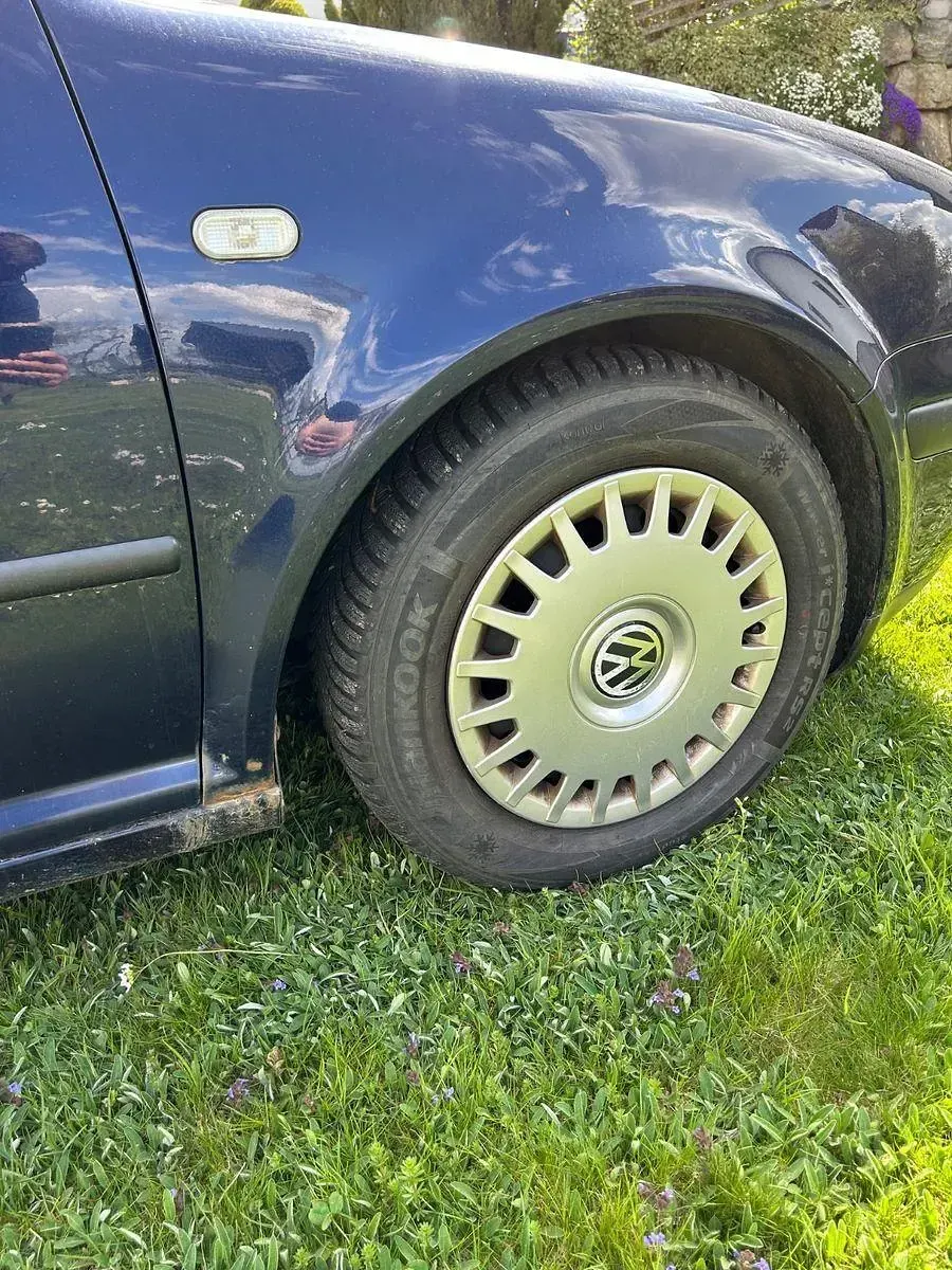 Używany VW Golf IV 101 KM (74 kW) 2000 Niebieski Sedan/Limuzyna