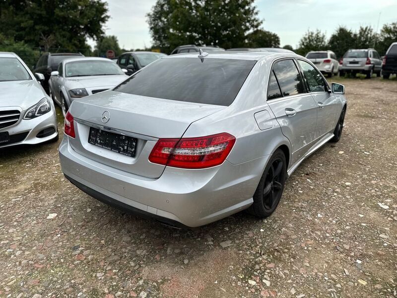 Gebraucht Mercedes E350 265 PS (194 kW) 2013 Silber Limousine