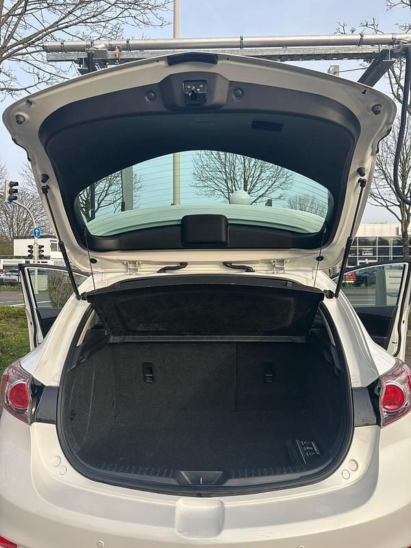 Gebraucht Mazda 3 105 PS (77 kW) 2013 Weiß Limousine