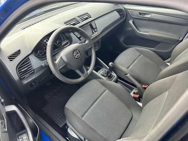 Gebraucht Skoda Fabia 75 PS (55 kW) 2019 Energyblau Kombi