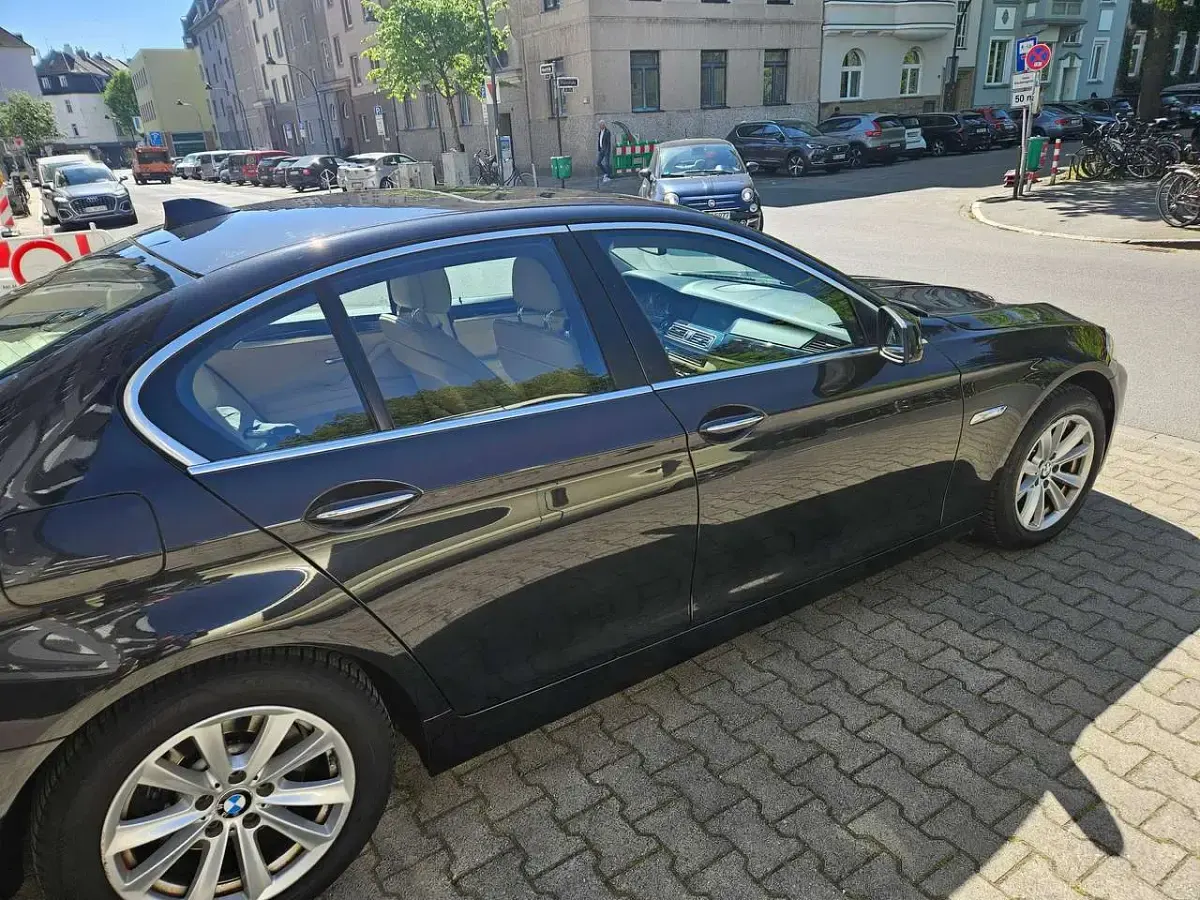 Gebraucht BMW 528 245 PS (180 kW) 2012 Schwarz Limousine