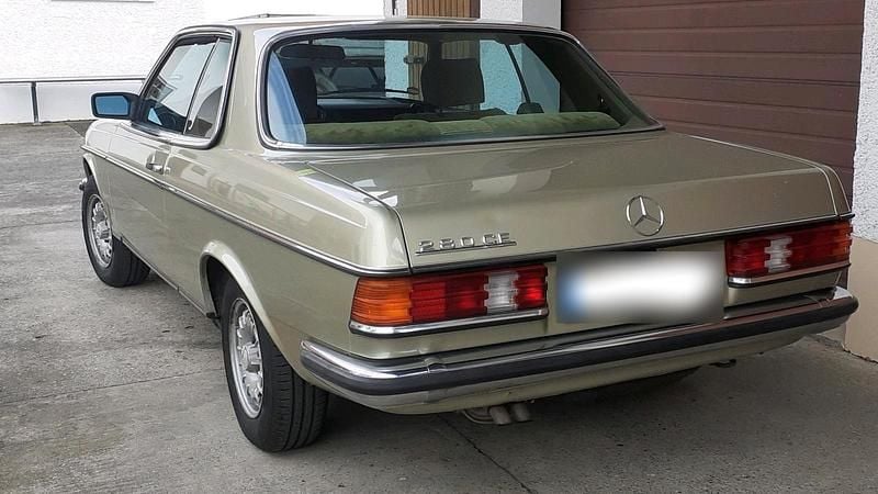 Gebraucht Mercedes 280 180 PS (132 kW) 1982 Grün Coupé