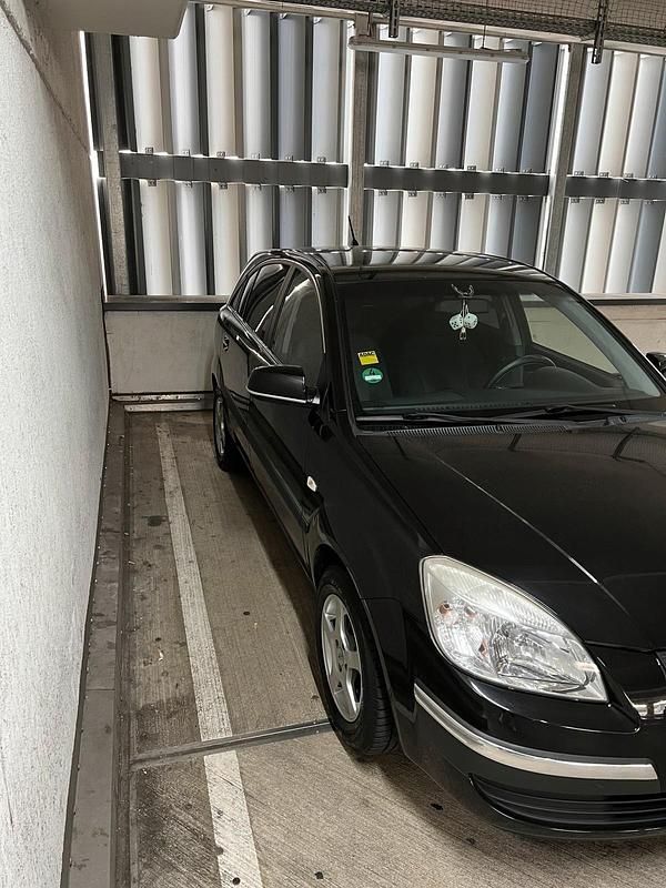 Gebraucht Kia Rio 97 PS (71 kW) 2005 Schwarz Kleinwagen