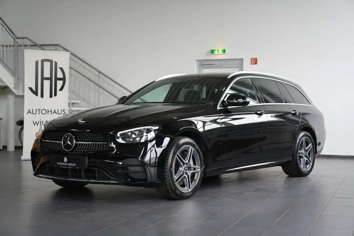 Gebraucht Mercedes E300 AMG line 317 PS (233 kW) 2022 Schwarz  unilack Kombi