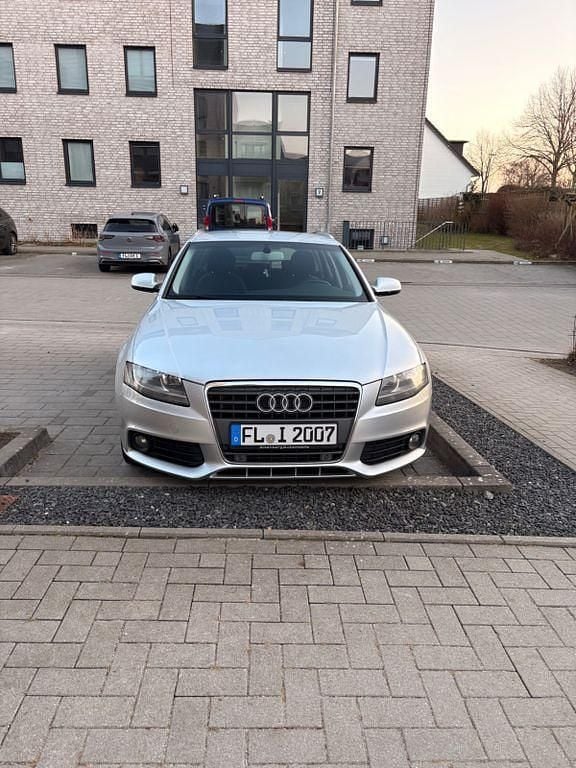 Gebraucht Audi A4 Ambiente 120 PS (88 kW) 2011 Silber Limousine