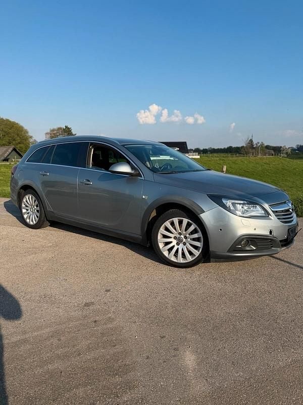 Używany Opel Insignia 163 KM (119 kW) 2014 Srebrny Kombi
