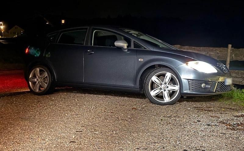 Gebraucht Seat Leon FR 160 PS (117 kW) 2012 Grau Limousine