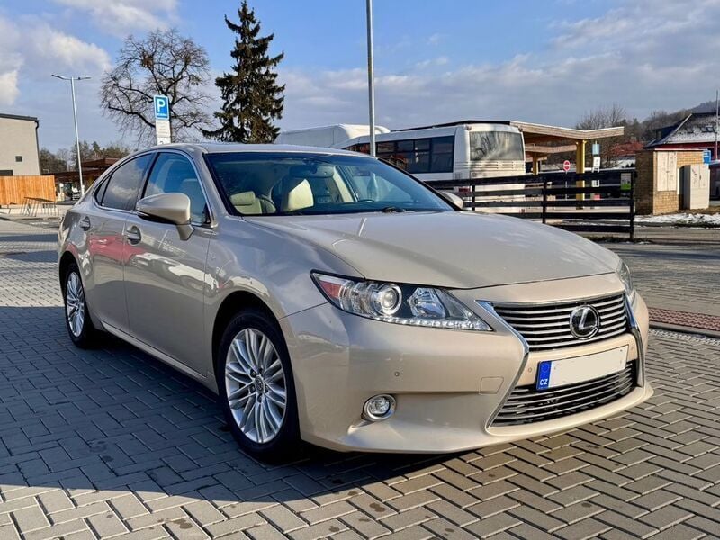 Beige Gebraucht 2014 Lexus ES350 Limousine | 17.000 € - Bild 1/4