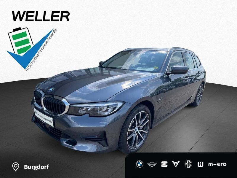 Mineralgrau (grau) Gebraucht 2022 BMW 330e Sport Line Kombi | 31.750 € (Superpreis) - Bild 1/4
