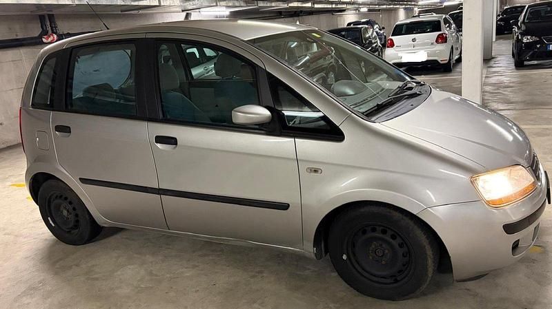 Gebraucht Fiat Idea 70 PS (51 kW) 2004 Silber Van / Kleinbus