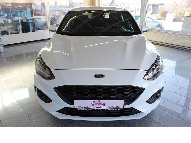 Second-hand Ford Focus ST-Line 125 CP (91 kW) 2019 Alb Berlinǎ
