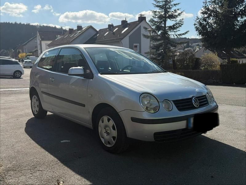 Gebraucht VW Polo 64 PS (47 kW) 2003 Grau Kleinwagen