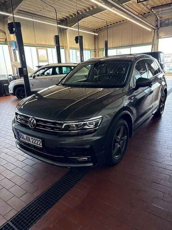 Grau Gebraucht 2020 VW Tiguan R-line SUV | 23.999 € (Superpreis) - Bild 1/4