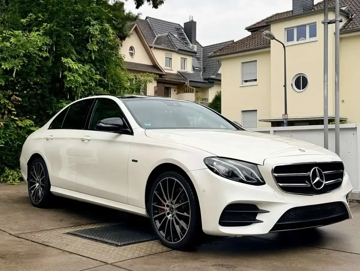 Gebraucht Mercedes E350 298 PS (219 kW) 2018 Weiß Limousine