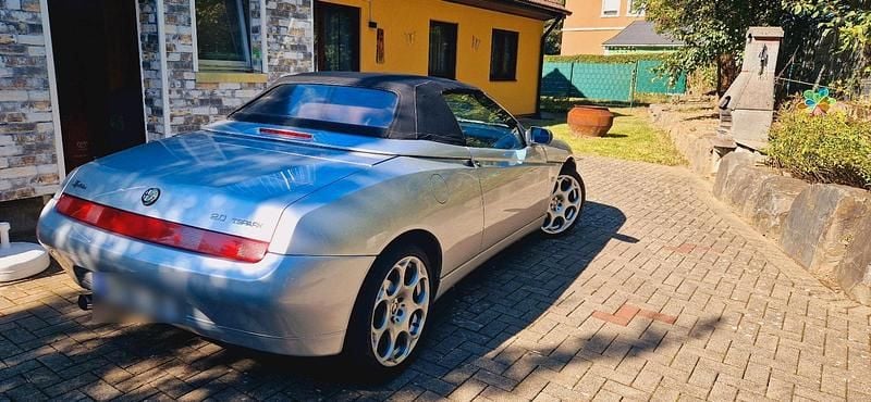 Silber Gebraucht 2001 Alfa Romeo Spider Cabrio | 5.900 € (Etwas zu teuer) - Bild 1/4