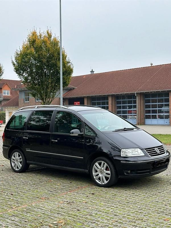 Schwarz Gebraucht 2010 VW Sharan Van / Kleinbus | 5.000 € (Superpreis) - Bild 1/4