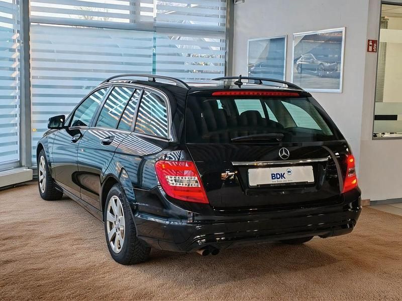 Gebraucht Mercedes C180 120 PS (88 kW) 2012 Schwarz Kombi