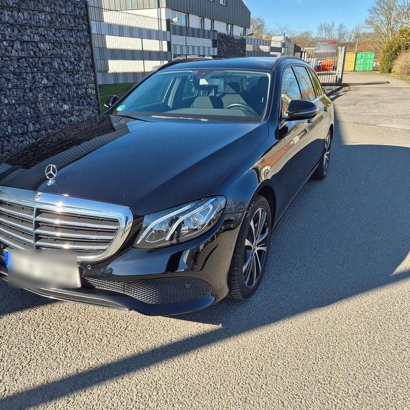 Gebraucht Mercedes E300 306 PS (225 kW) 2019 Schwarz Kombi