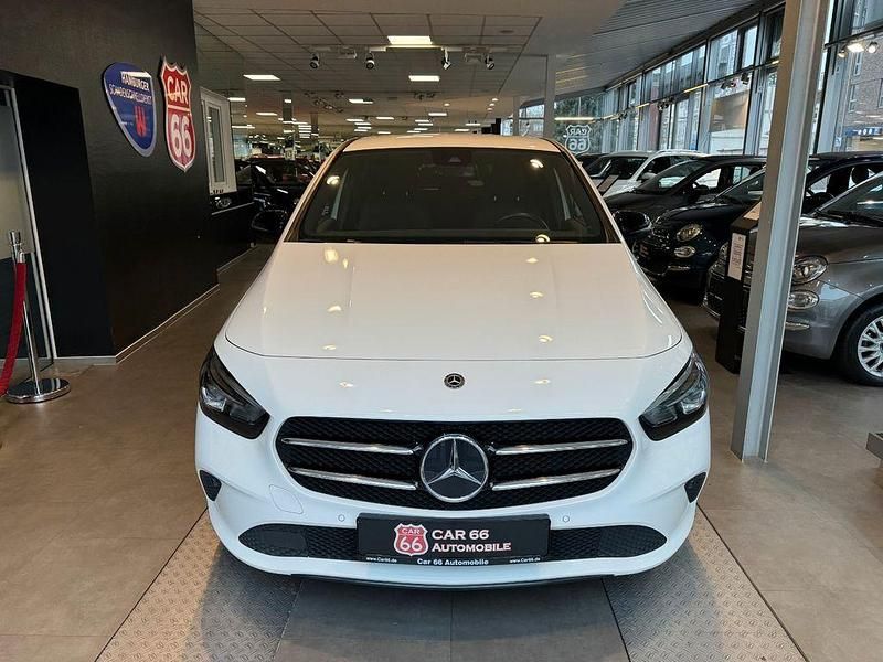 Gebraucht Mercedes B200 163 PS (119 kW) 2019 Weiß Van / Kleinbus