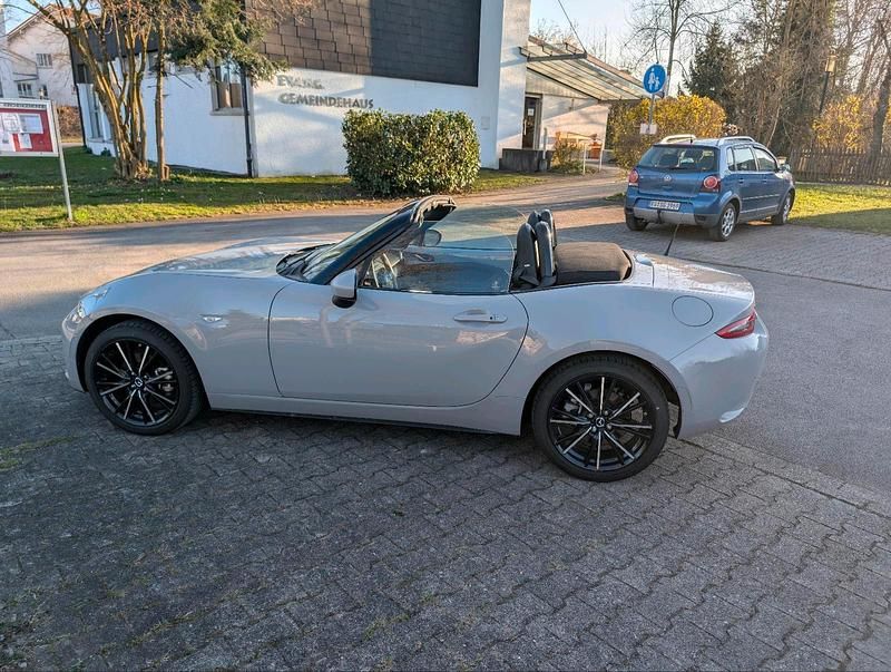 Gebraucht Mazda MX5 184 PS (135 kW) 2024 Grau Cabrio