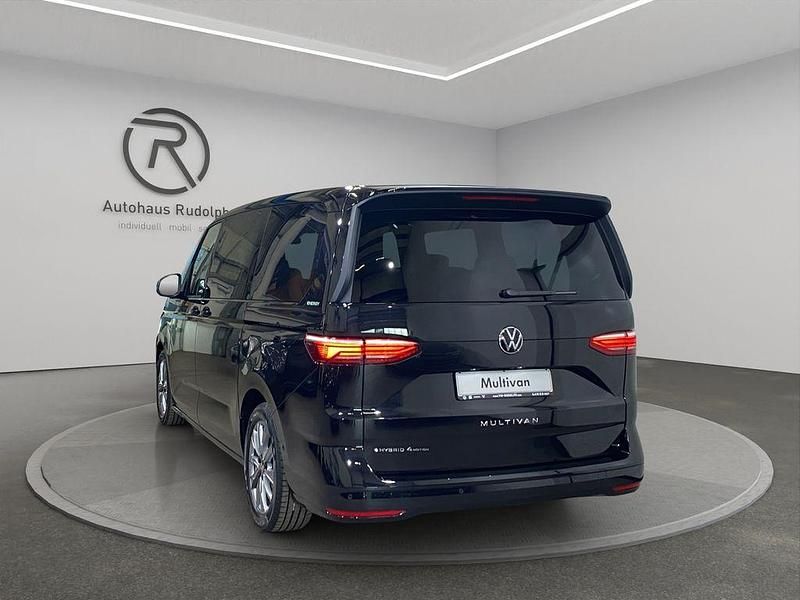Neu VW Multivan 177 PS (130 kW) 2026 Deep black perleffekt Van