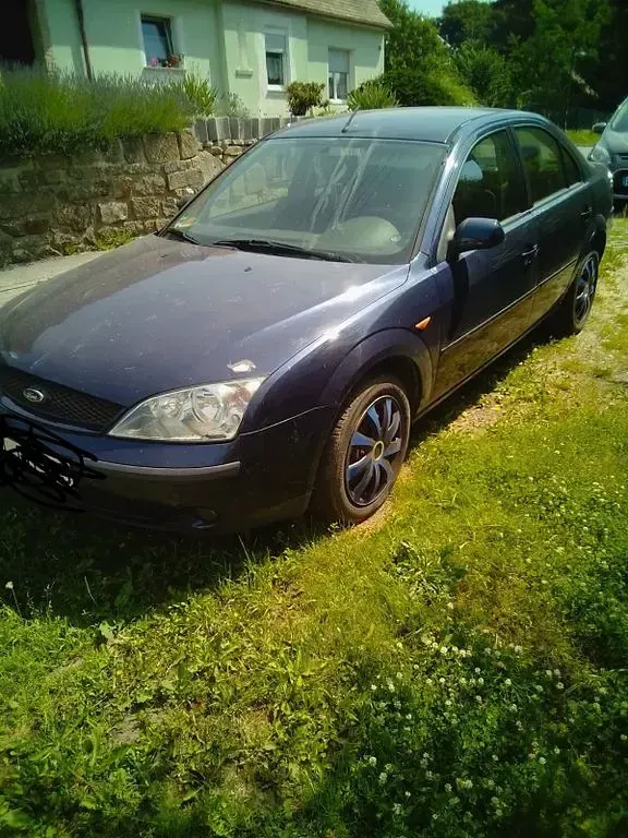Gebraucht Ford Mondeo Ambiente 125 PS (91 kW) 2002 Limousine