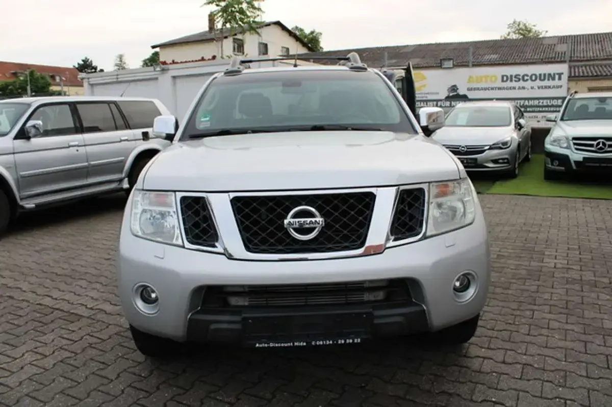 Gebraucht Nissan Navara 231 PS (169 kW) 2013 Silber (metallic) Pickup