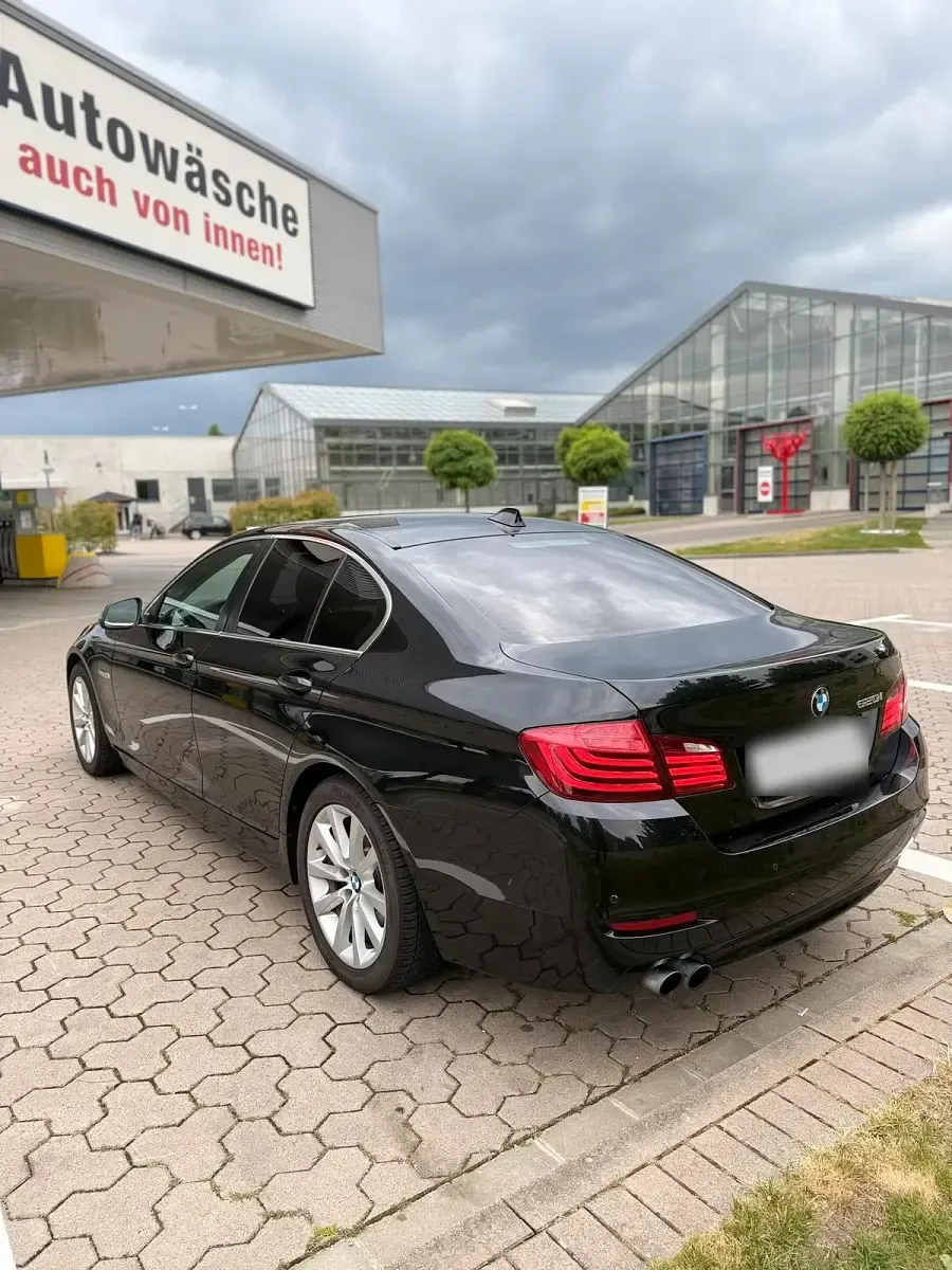 Gebraucht BMW 520 Comfort Edition 184 PS (135 kW) 2015 Schwarz Limousine
