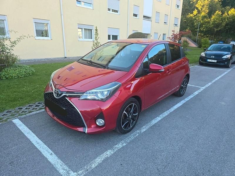 Rot Gebraucht 2016 Toyota Yaris Kleinwagen | 7.500 € (Fairer Preis) - Bild 1/4