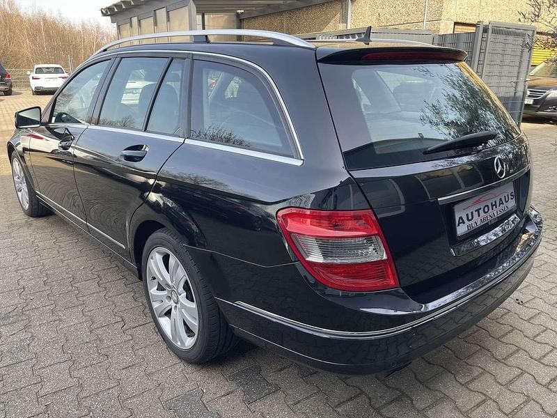 Gebraucht Mercedes C180 Avantgarde 156 PS (114 kW) 2010 Obsidianschwarz  metalliclack Kombi