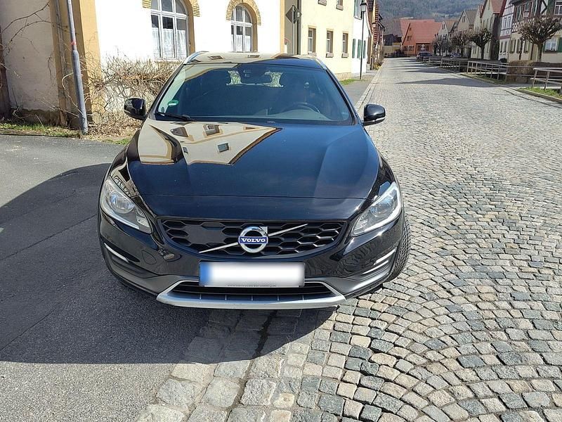 Gebraucht Volvo V60 CC 190 PS (139 kW) 2016 Schwarz Kombi