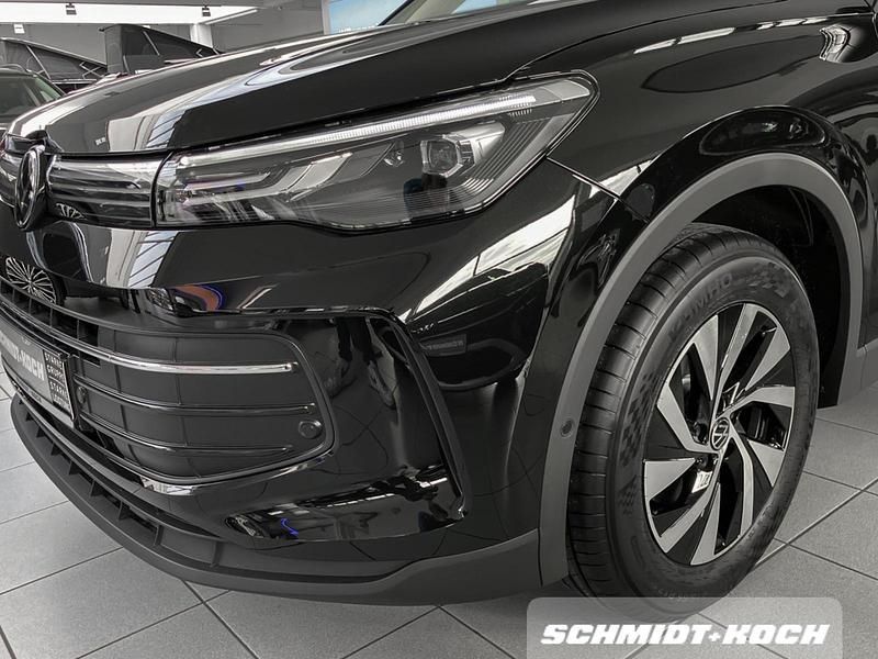 Neu VW Tiguan Life 131 PS (96 kW) 2026 Grenadillschwarz (schwarz) SUV