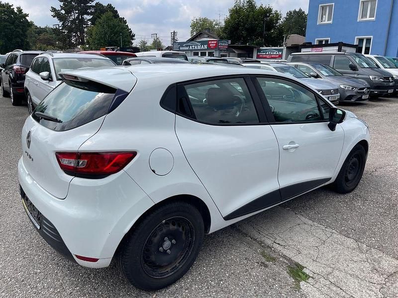 Gebraucht Renault Clio IV Life 75 PS (55 kW) 2018 Weiß Limousine