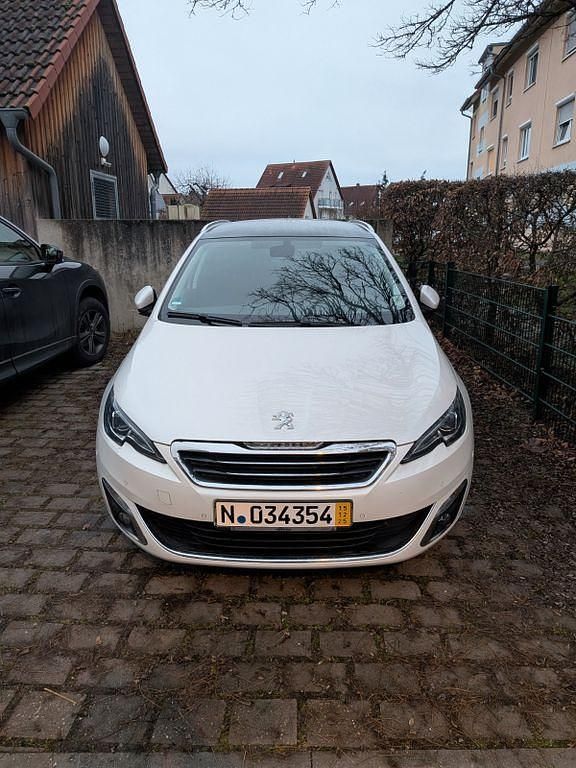 Gebraucht Peugeot 308 SW Active 120 PS (88 kW) 2017 Weiß Kombi