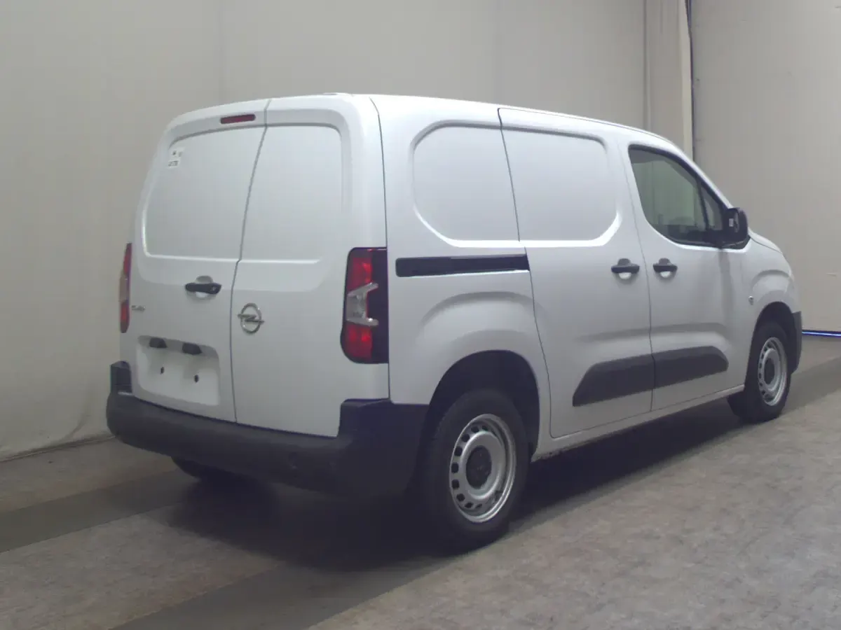 Gebraucht Opel Combo 102 PS (75 kW) 2023 Weiss