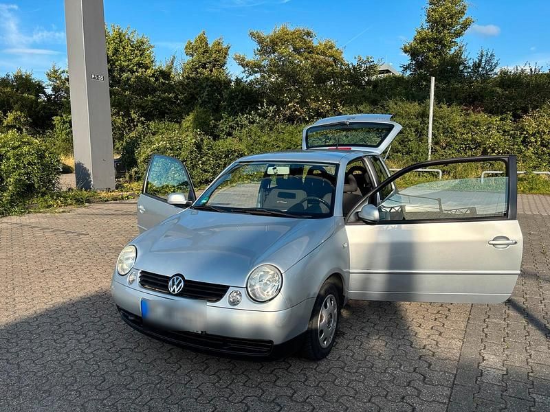 Silber Gebraucht 2003 VW Lupo Kleinwagen | 1.200 € (Fairer Preis) - Bild 1/4
