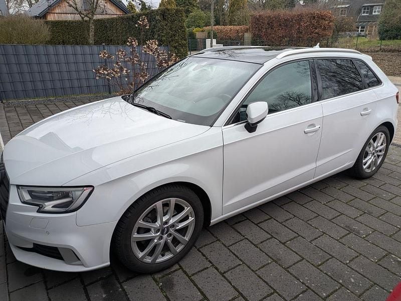 Gebraucht Audi A3 Sport 116 PS (85 kW) 2017 Weiß Limousine