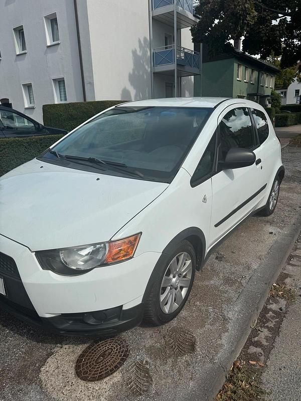 Weiß Gebraucht 2011 Mitsubishi Colt Kleinwagen | 1.690 € (Guter Preis) - Bild 1/4