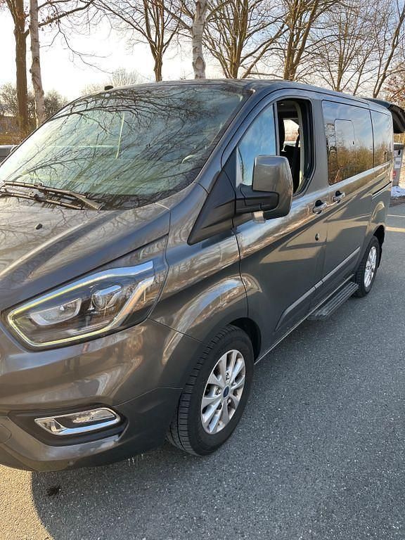 Gebraucht Ford Tourneo 170 PS (125 kW) 2018 Grau Van / Kleinbus