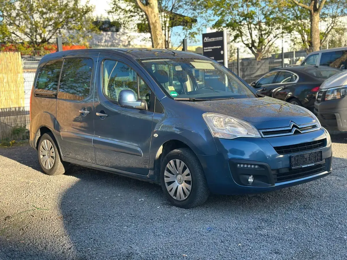 Gebraucht Citroën Berlingo SELECTION 110 PS (80 kW) 2017 Blau Van / Kleinbus