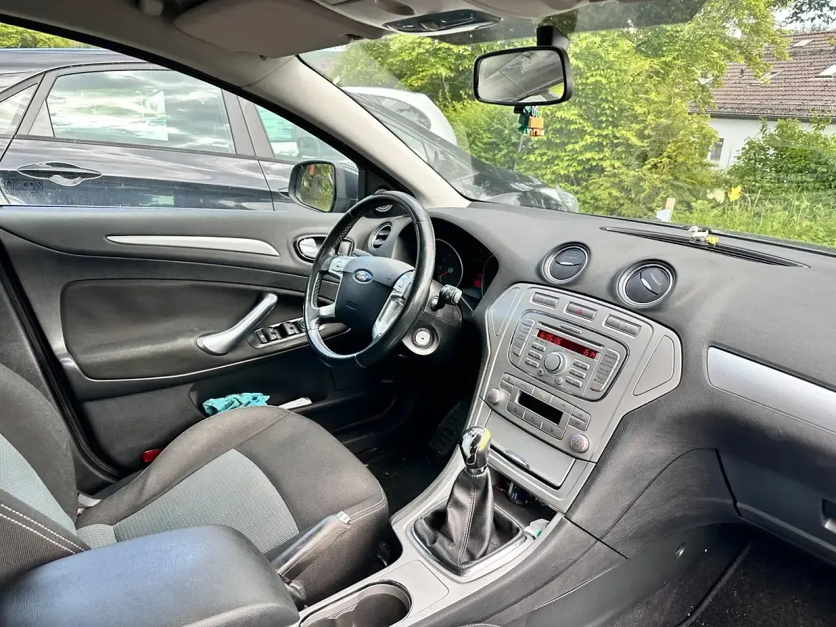 Używany Ford Mondeo 130 KM (95 kW) 2009 Srebrny Kombi