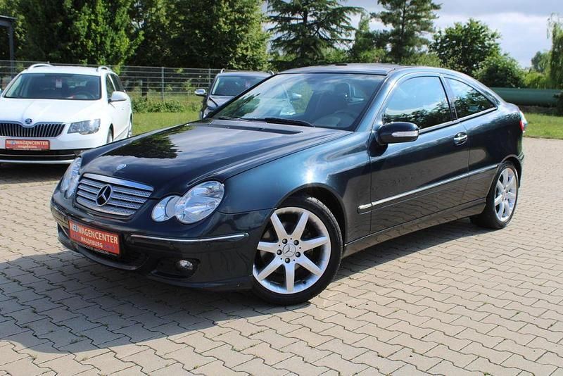 Schwarz Gebraucht 2007 Mercedes C200 Coupé | 4.680 € (Fairer Preis) - Bild 1/4