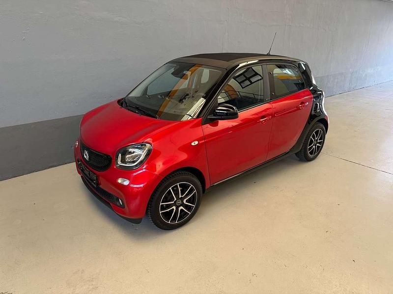 Gebraucht Smart ForFour Passion 90 PS (66 kW) 2016 Schwarz/ cadmiumrot Kleinwagen