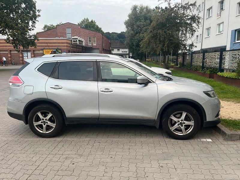 Silber Gebraucht 2017 Nissan X-Trail SUV | 13.000 € (Fairer Preis) - Bild 1/4