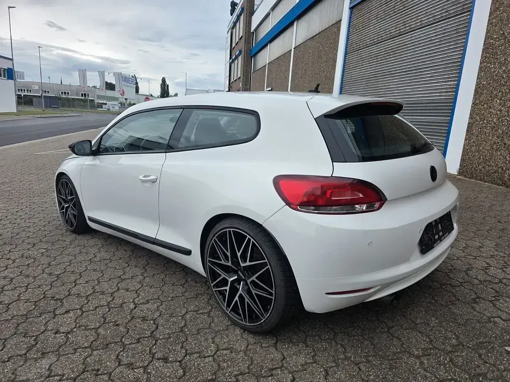 Gebraucht VW Scirocco 160 PS (117 kW) 2009 Weiß Coupé