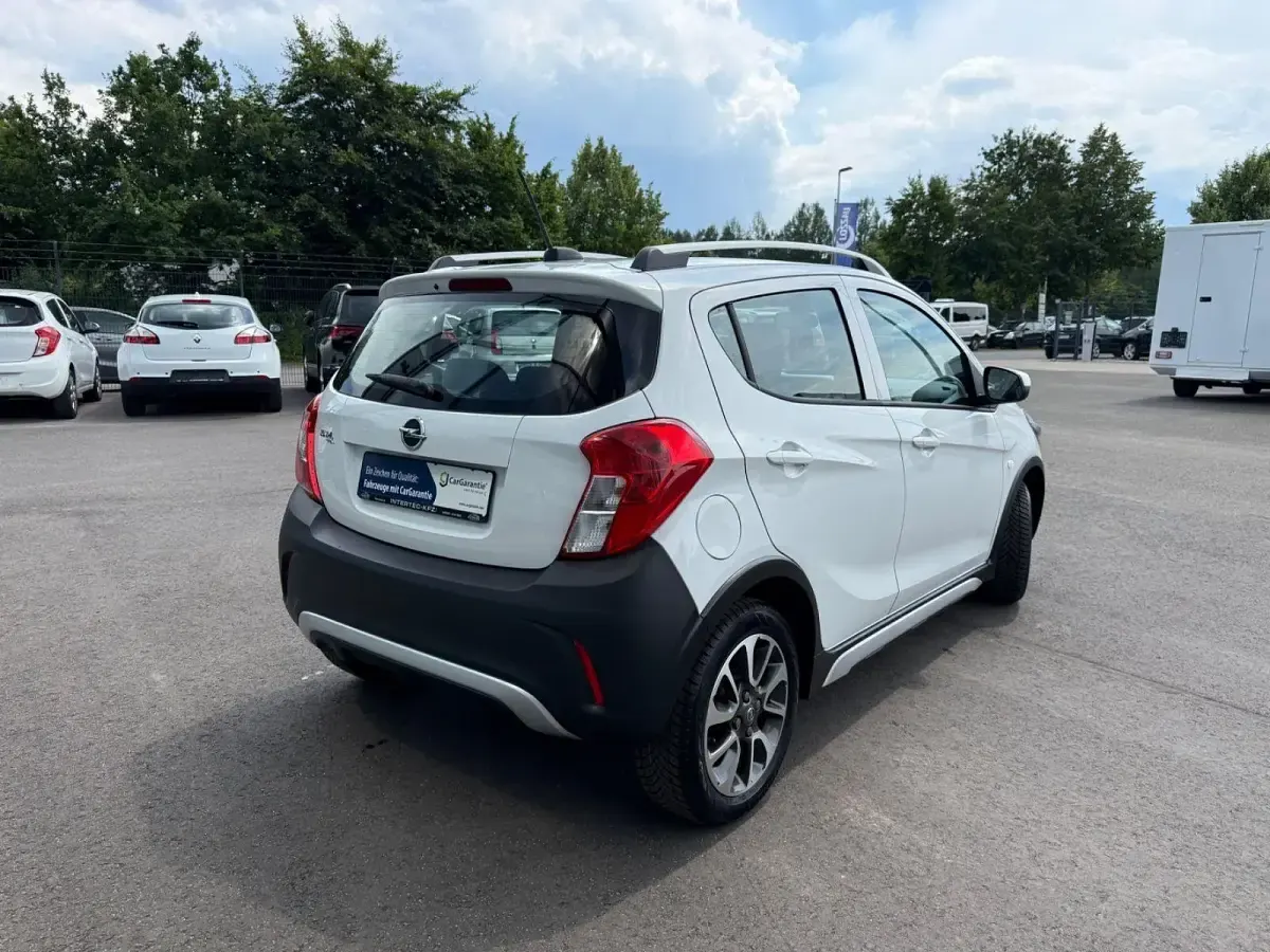 Gebraucht Opel Karl Rocks 75 PS (55 kW) 2018 Weiß Kleinwagen