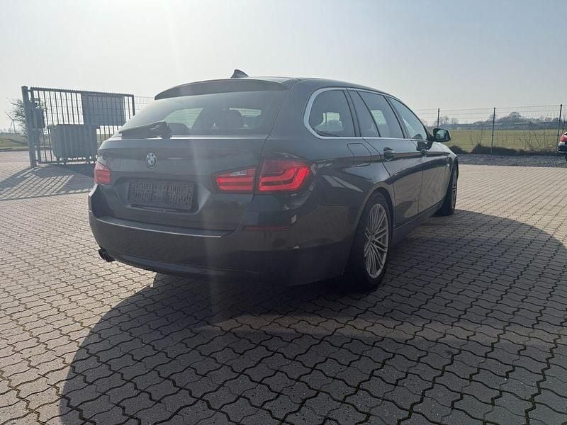 Gebraucht BMW 520 184 PS (135 kW) 2011 Grau Kombi