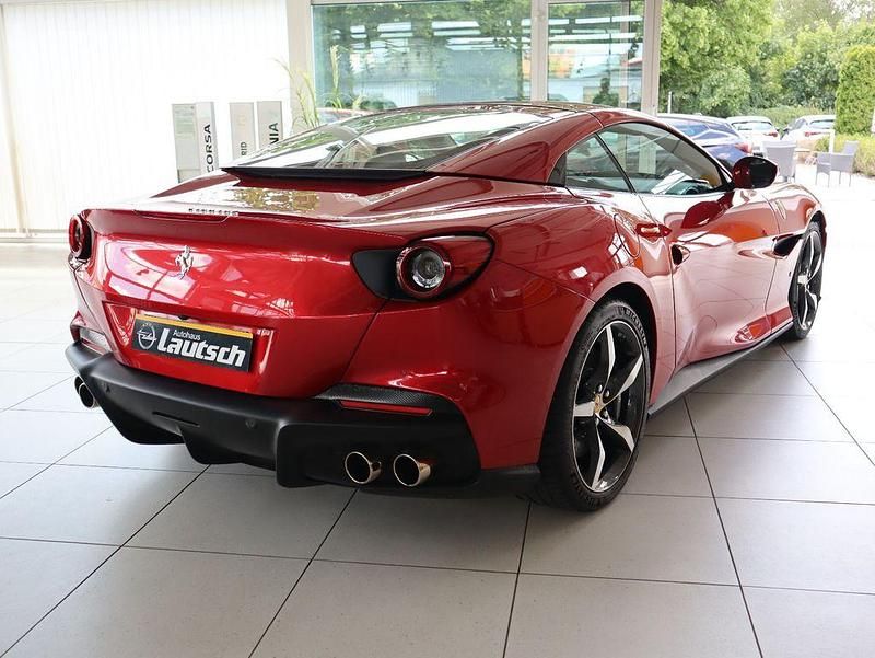 Gebraucht Ferrari Portofino 620 PS (456 kW) 2023 Rot Cabrio